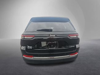 Used 2025 Jeep Grand Cherokee Laredo X w/ Luxury Tech Group I AWD/4WD video 4