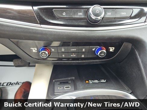 Certified 2022 Buick Enclave Essence image 18