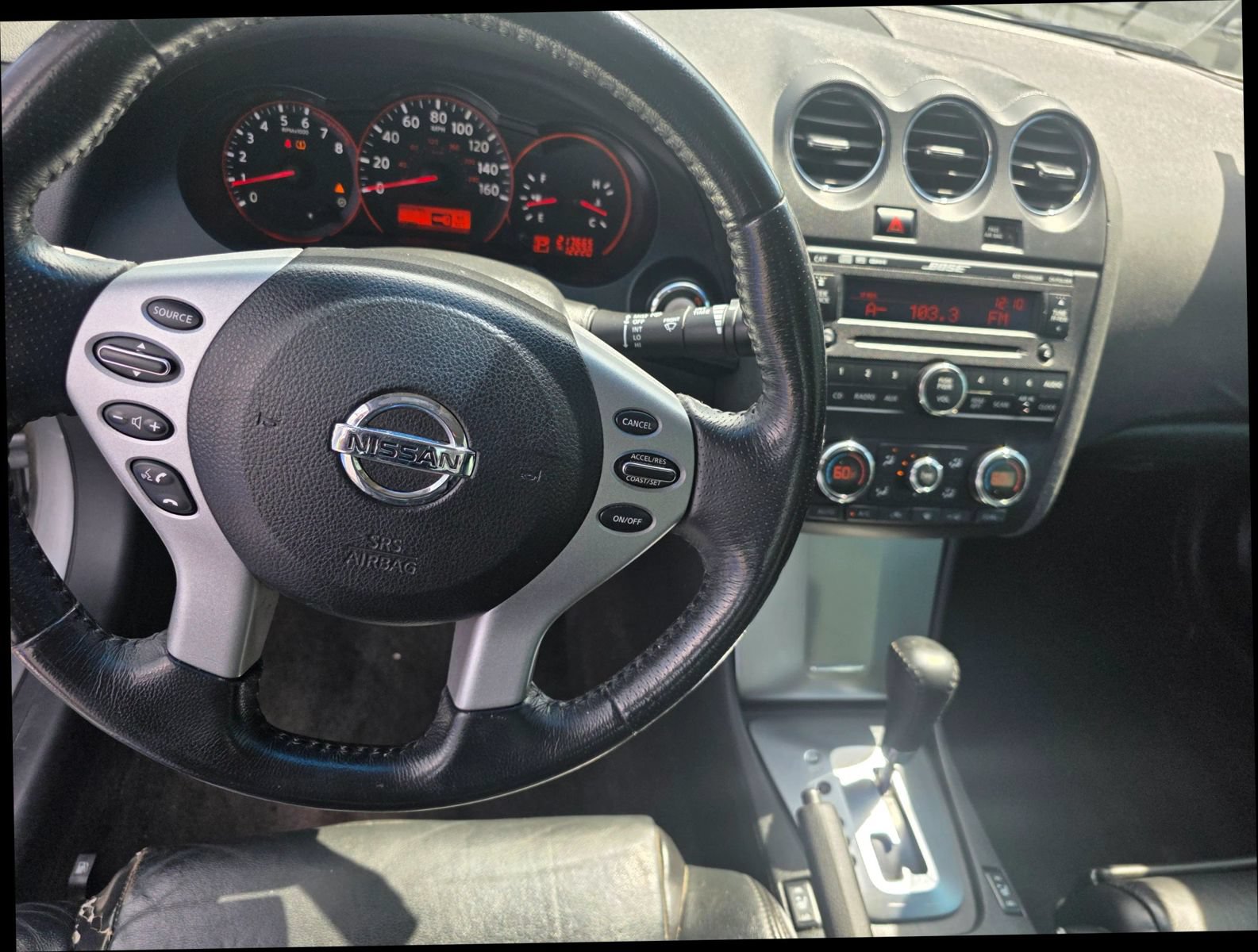 Used 2009 Nissan Altima 2.5 S w/ Premium Pkg FWD image 12