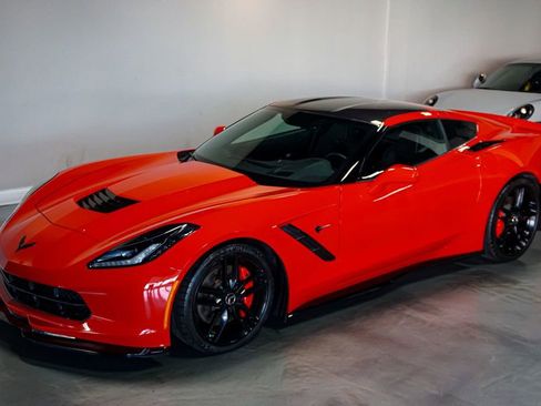 Used 2014 Chevrolet Corvette Stingray Coupe image 28