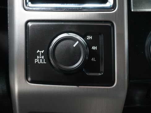 Used 2017 Ford F250 Platinum w/ FX4 Off-Road Package AWD/4WD image 25