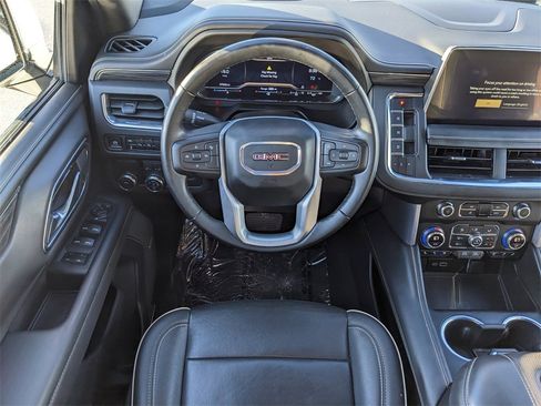 Used 2024 GMC Yukon SLT image 15