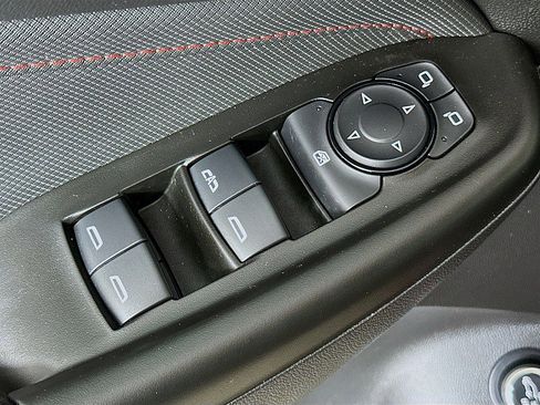 Used 2025 Chevrolet TrailBlazer RS w/ Convenience Package AWD/4WD image 19