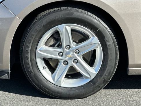 Used 2023 Chevrolet Malibu LT FWD image 28