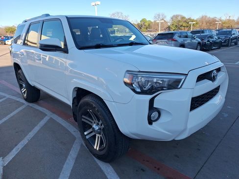 Used 2014 Toyota 4Runner SR5 image 8