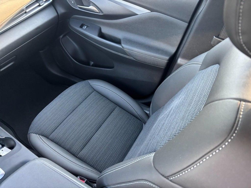 Used 2025 Buick Envista Preferred w/ Convenience I Package FWD image 14