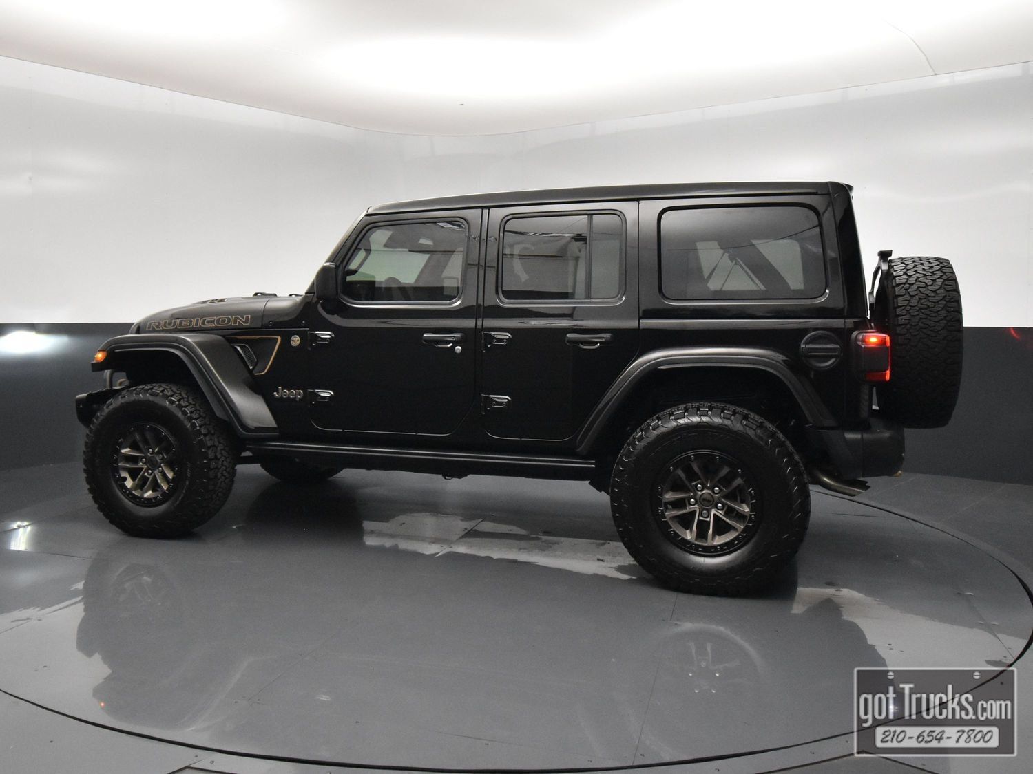 Used 2024 Jeep Wrangler Unlimited Rubicon 392 AWD/4WD image 3