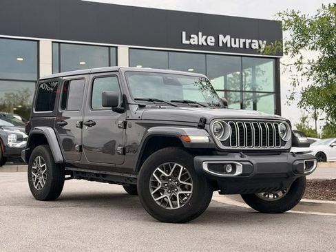 Used 2025 Jeep Wrangler Unlimited Sahara AWD/4WD image 1