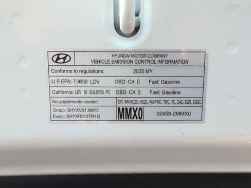 Used 2025 Hyundai Santa Fe SEL FWD image 33