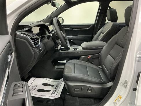 New 2026 GMC Acadia Elevation w/ Elevation Premium Package AWD/4WD image 8