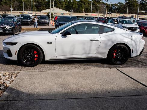 Certified 2024 Ford Mustang GT image 3