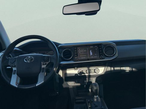 Used 2021 Toyota Tacoma SR5 image 10