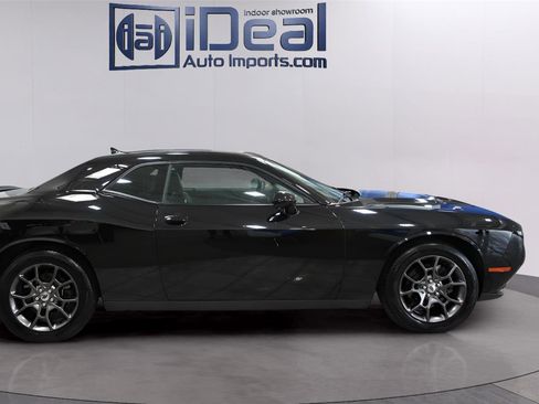 Used 2018 Dodge Challenger GT w/ Driver Convenience Group image 6