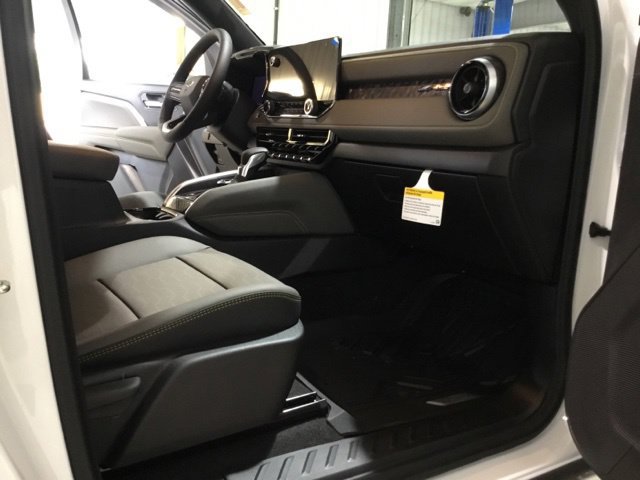 New 2026 Chevrolet Colorado ZR2 w/ Technology Package AWD/4WD image 44