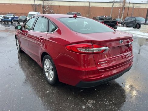 Used 2020 Ford Fusion SE image 7