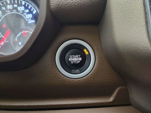 Used 2019 RAM 1500 Laramie image 29