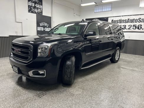 Used 2020 GMC Yukon XL SLT image 3