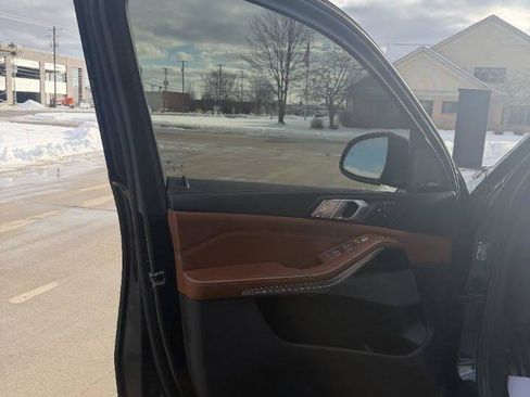 Used 2019 BMW X7 xDrive50i w/ M Sport Package image 32