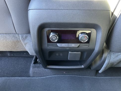 New 2026 Chevrolet Traverse LT image 30