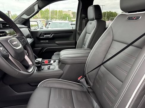 New 2026 GMC Sierra 1500 AT4X w/ LPO, Black Badging Package AWD/4WD image 5