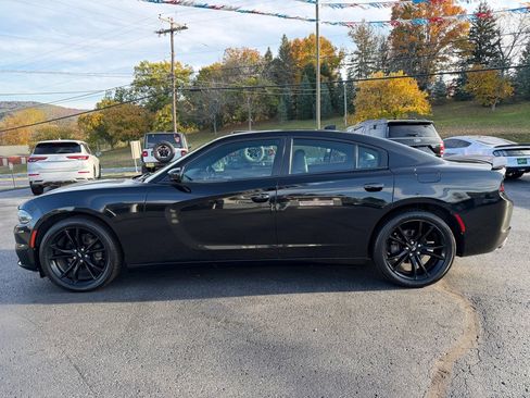 Used 2018 Dodge Charger SXT Plus w/ Blacktop Package image 8