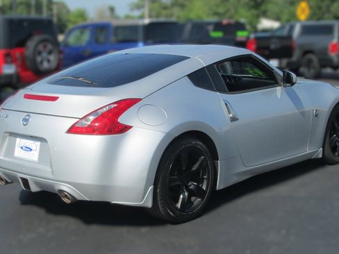 Used 2012 Nissan 370Z Coupe image 5