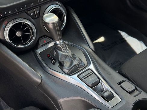 Used 2020 Chevrolet Camaro LT RWD image 29