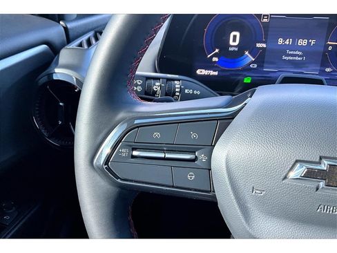 Used 2024 Chevrolet Equinox EV RS FWD image 11
