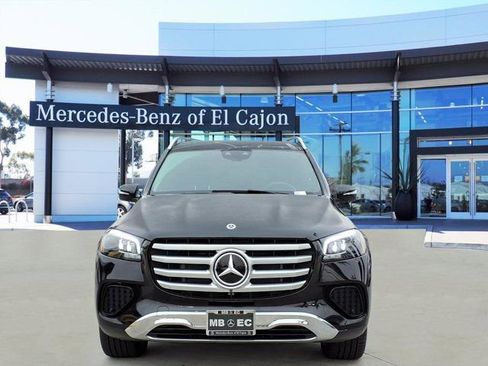Used 2025 Mercedes-Benz GLS 450 4MATIC image 2