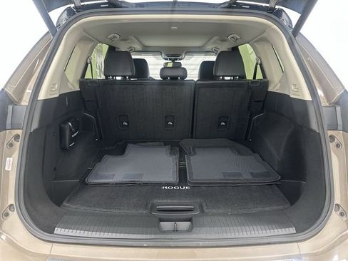 Used 2025 Nissan Rogue SL w/ SL Premium Package image 22