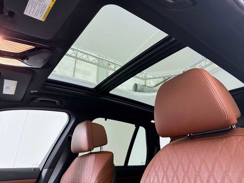 Used 2021 BMW X5 M50i w/ Executive Package image 16