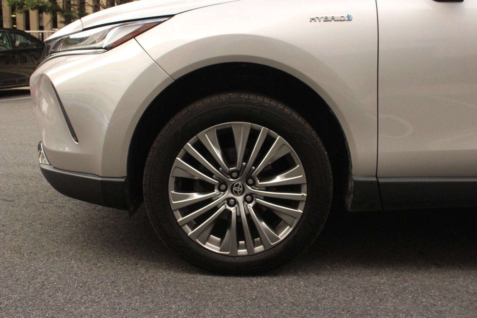 Used 2021 Toyota Venza XLE w/ Softex Package AWD/4WD image 11