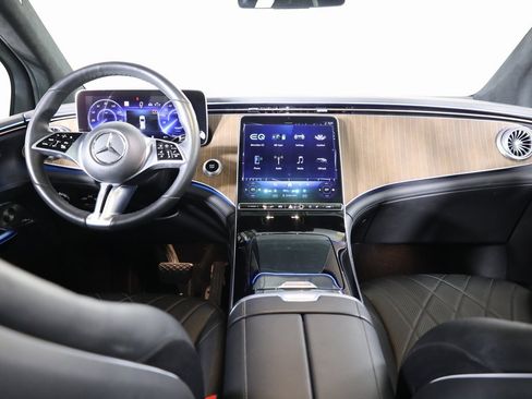 Used 2023 Mercedes-Benz EQE 500 4MATIC SUV w/ Pinnacle Trim Package image 40