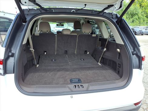 Used 2024 Lincoln Aviator AWD image 13