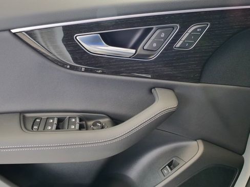 New 2026 Audi Q8 Premium Plus image 33