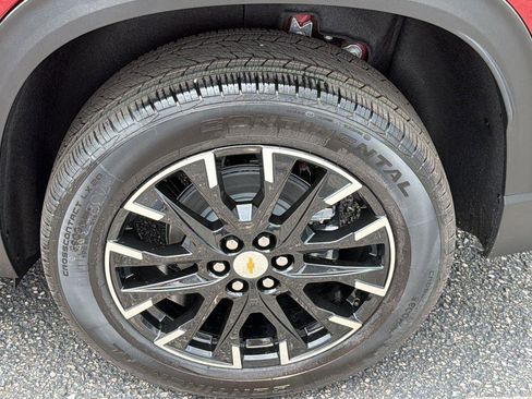New 2026 Chevrolet Traverse LT w/ Sun and Wheel Package FWD image 9