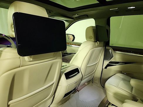 Used 2025 Cadillac Escalade Sport Platinum w/ LPO, ONYX Package AWD/4WD image 16