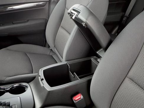 Used 2011 Kia Sorento LX w/ Convenience Pkg image 12