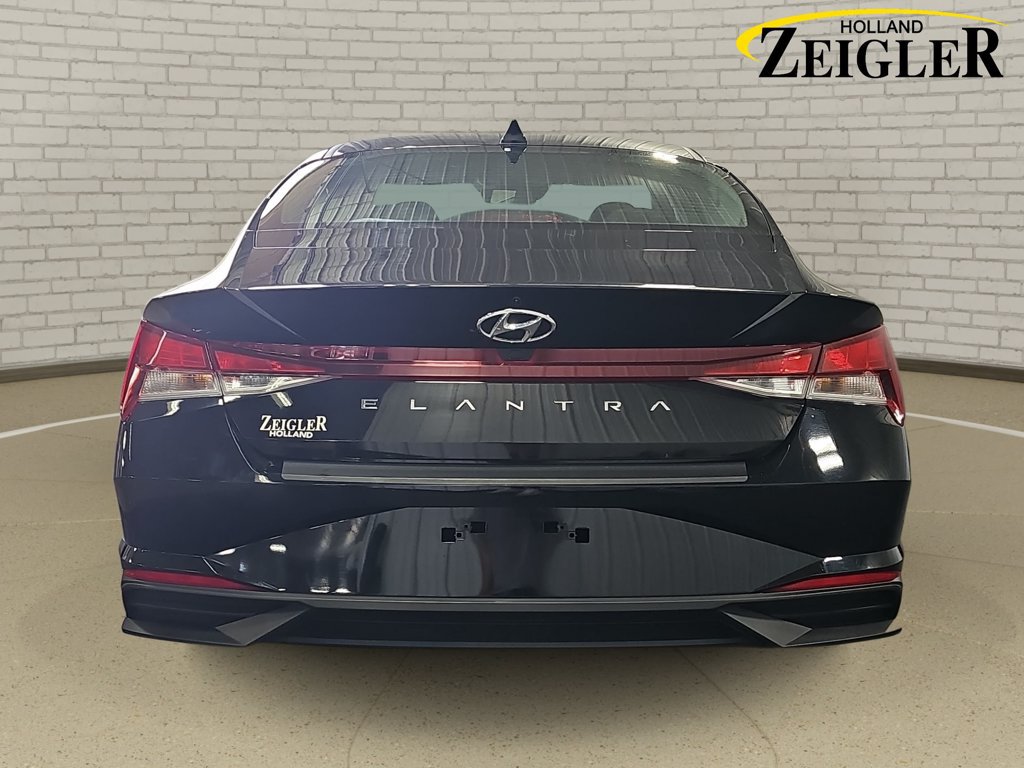 Certified 2023 Hyundai Elantra SEL w/ Convenience Package FWD image 6