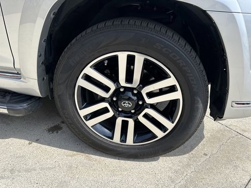 Certified 2019 Toyota 4Runner Limited AWD/4WD image 32
