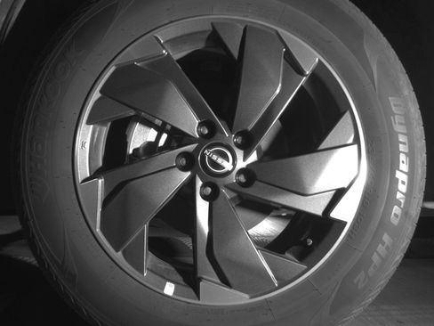 Used 2025 Nissan Rogue SV AWD/4WD image 12