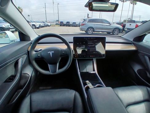 Used 2020 Tesla Model 3 Standard Range Plus image 23