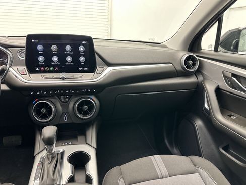 Used 2025 Chevrolet Blazer LT w/ Convenience Package image 27