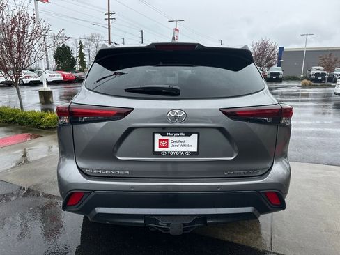 Certified 2025 Toyota Highlander Limited image 4