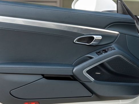 Certified 2024 Porsche 718 Cayman RWD image 22