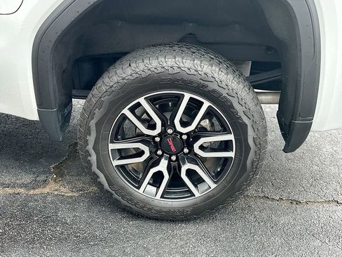 Used 2025 GMC Sierra 1500 AT4 w/ AT4 Premium Package image 24