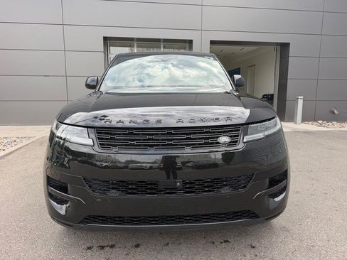 Used 2024 Land Rover Range Rover Sport SE AWD/4WD image 2