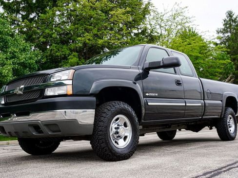 Used 2004 Chevrolet Silverado 2500 LS AWD/4WD image 5