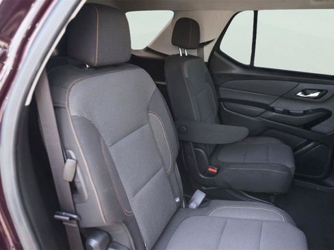 Used 2019 Chevrolet Traverse LT w/ LPO, Floor Liner Package FWD image 18