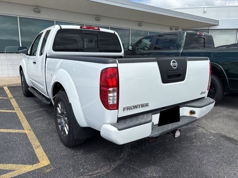 Used 2012 Nissan Frontier SV w/ Sport Appearance Pkg AWD/4WD image 3